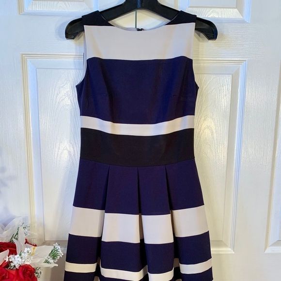 SO JACKIE O!!  BLUE & WHITE STRIPED SLEEVELESS 2 - Picture 2 of 8